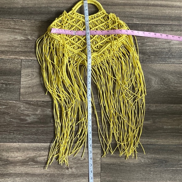 5 ⭐️’s NWT Yellow Vegan Leather Crochet Hand Bags - Picture 3 of 6